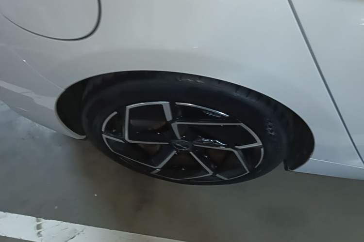 Used BYD Seal 2022 700 km Long-Range Rear-Wheel-Drive Version Exterior 5