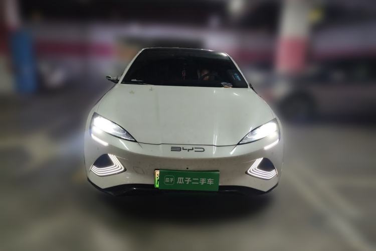 Used BYD Seal 2022 700 km Long-Range Rear-Wheel-Drive Version Front