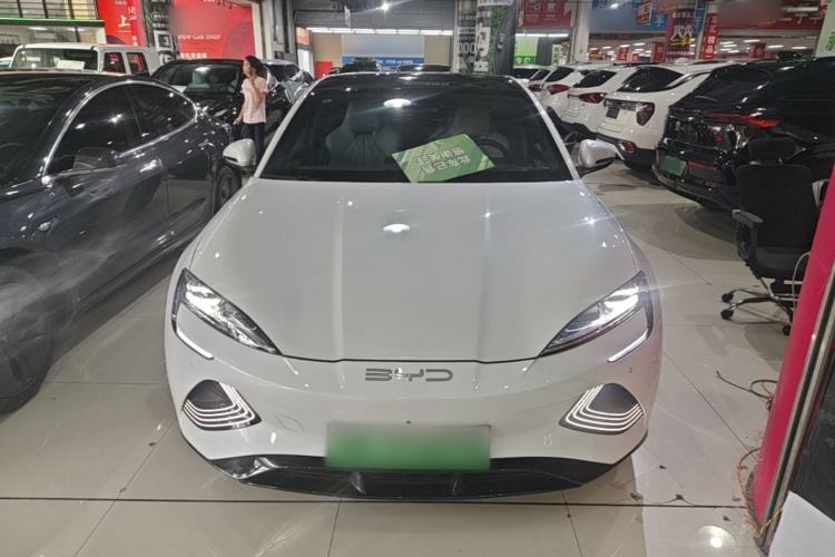 Used BYD Seal 2022 700 km Long-Range Rear-Wheel-Drive Version Front