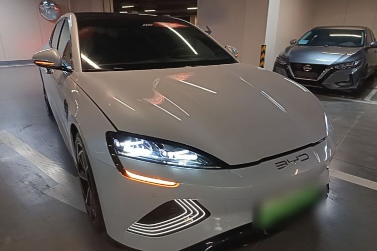 Used BYD Seal 2022 700 km Long-Range Rear-Wheel-Drive Version Front Right 45 Deg
