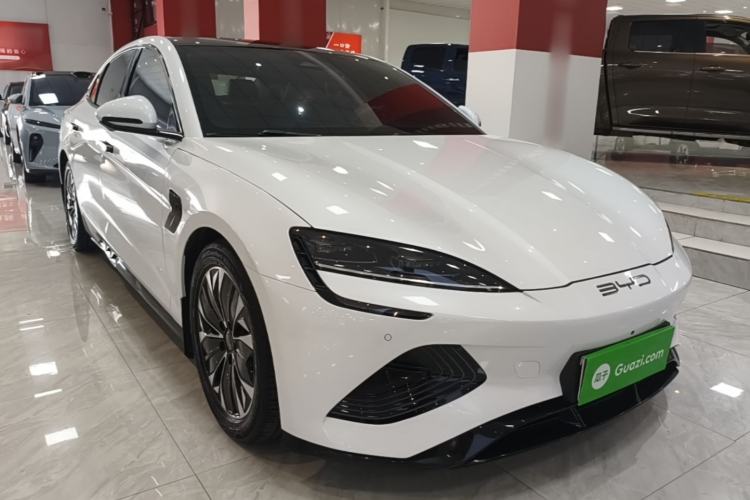 Used BYD Seal 2022 550 km Standard Range Rear-Wheel Drive Prestige Version Front Right 45 Deg