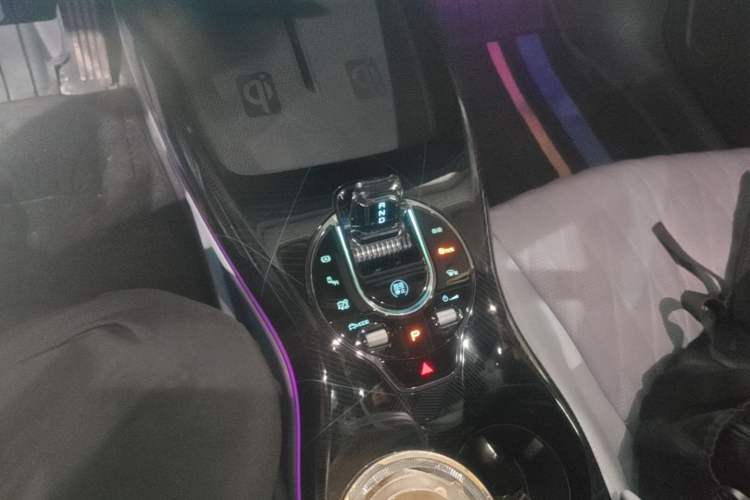 Used BYD Seal 2022 700 km Long-Range Rear-Wheel-Drive Version Gear Lever