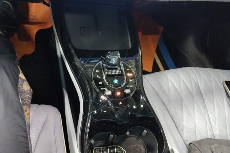 Used BYD Seal 2022 550 km Standard Range Rear-Wheel Drive Prestige Version Gear Lever