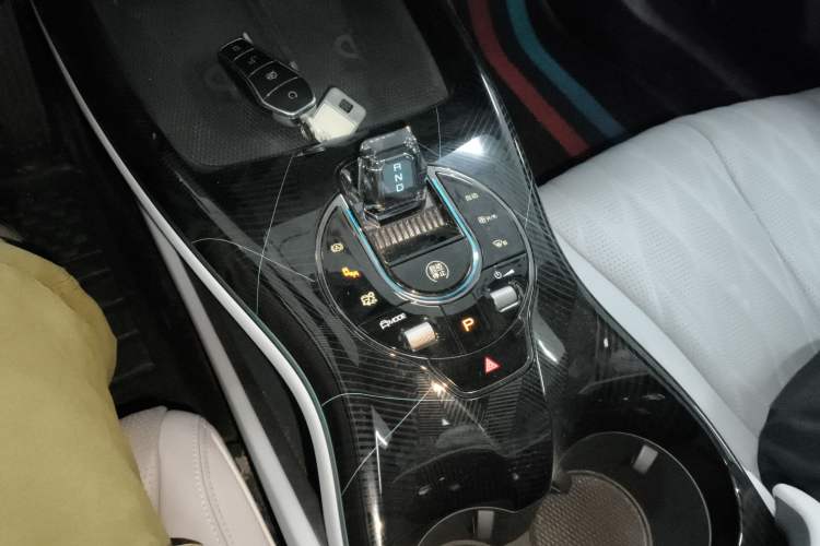 Used BYD Seal 2022 700 km Long-Range Rear-Wheel-Drive Version Gear Lever
