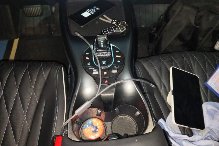 Used BYD Seal 2022 700 km Long-Range Rear-Wheel-Drive Version Gear Lever