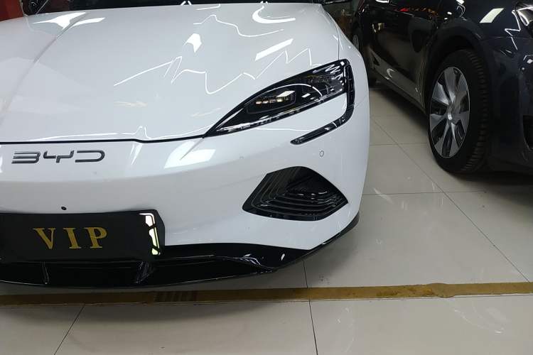 Used BYD Seal 2022 550 km Standard Range Rear-Wheel Drive Prestige Version Left Front Headlight