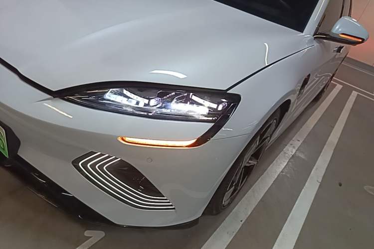 Used BYD Seal 2022 700 km Long-Range Rear-Wheel-Drive Version Left Front Headlight