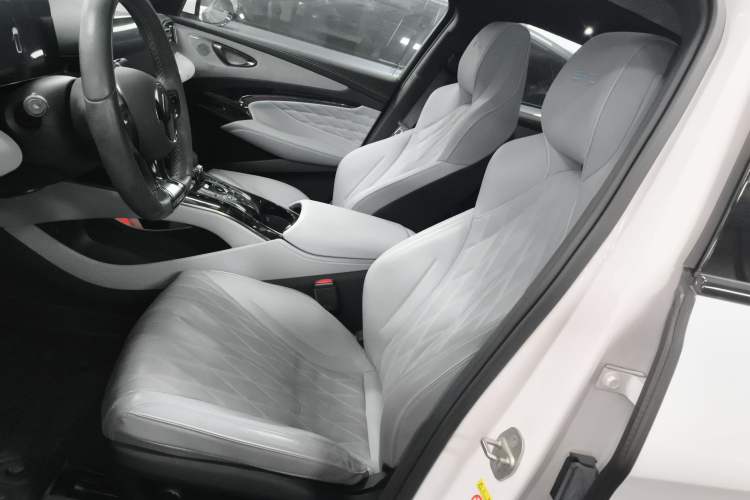 Used BYD Seal 2022 700 km Long-Range Rear-Wheel-Drive Version Left Front Seat