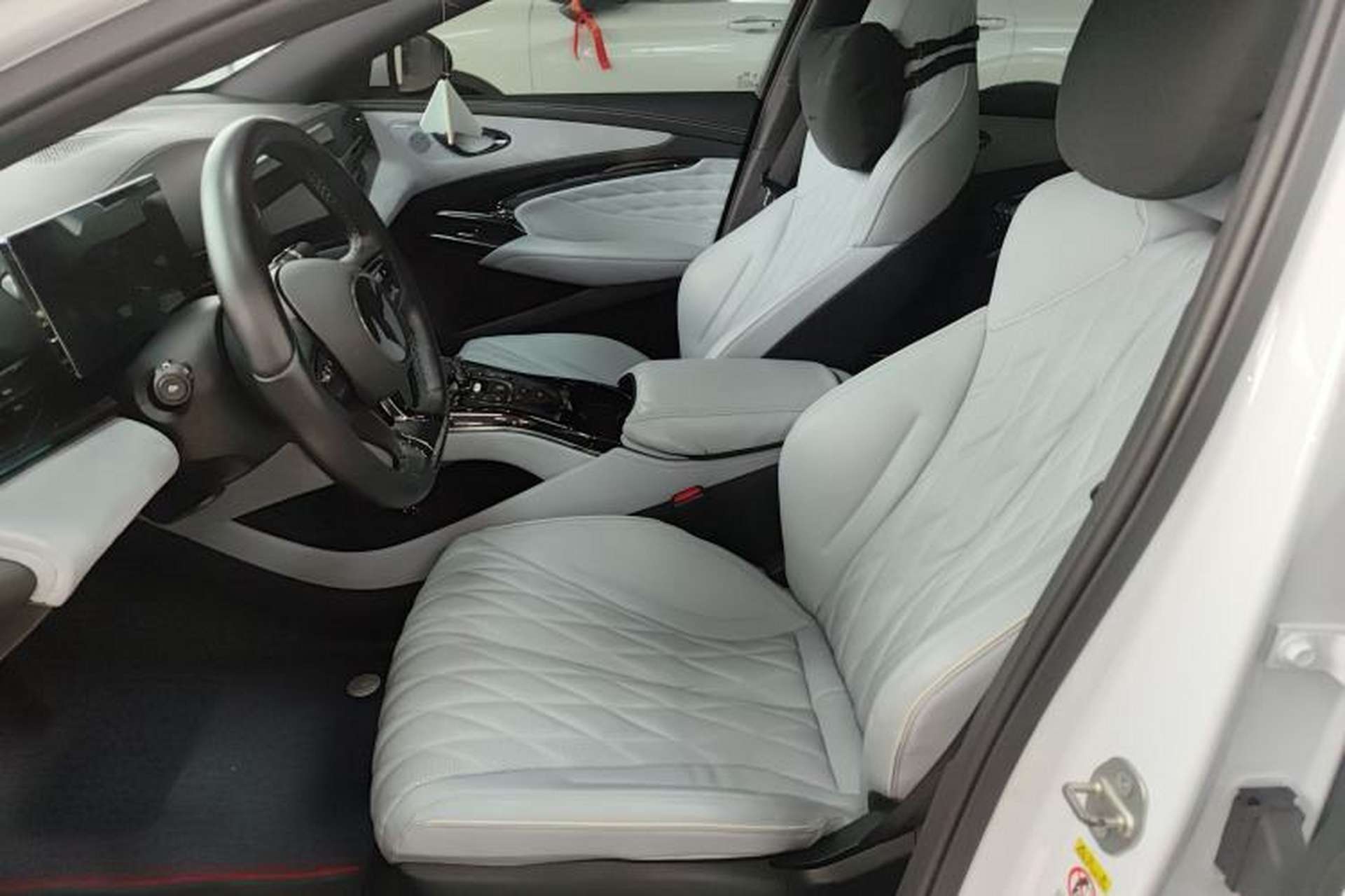 Used BYD Seal 2022 550 km Standard Range Rear-Wheel Drive Prestige Version Left Front Seat