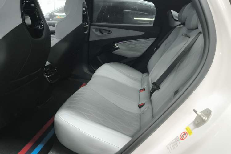 Used BYD Seal 2022 700 km Long-Range Rear-Wheel-Drive Version Left Rear Seat