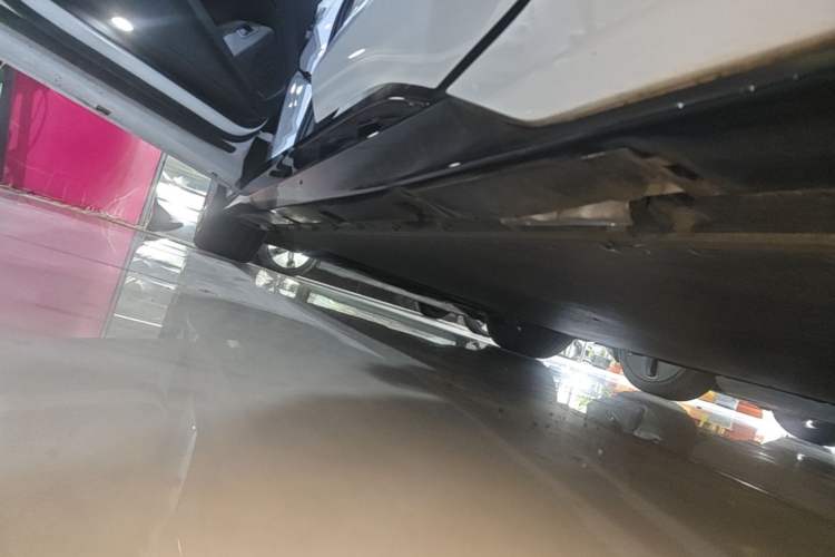 Used BYD Seal 2022 700 km Long-Range Rear-Wheel-Drive Version Left Side Sill