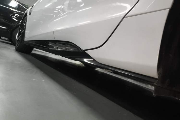Used BYD Seal 2022 700 km Long-Range Rear-Wheel-Drive Version Left Side Sill