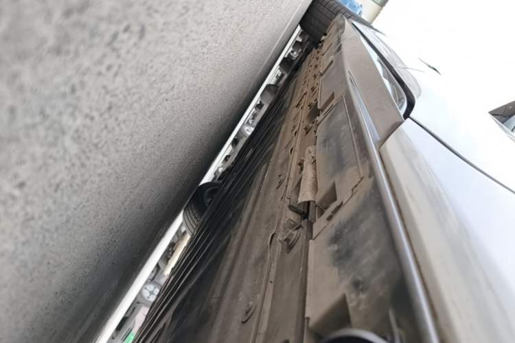 Used BYD Seal 2022 700 km Long-Range Rear-Wheel-Drive Version Left Side Sill