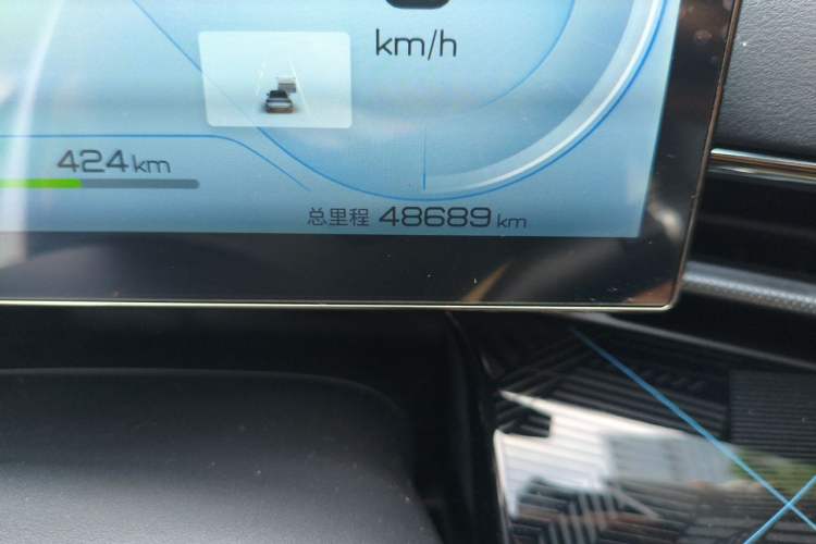 Used BYD Seal 2022 550 km Standard Range Rear-Wheel Drive Prestige Version Odometer Close Up