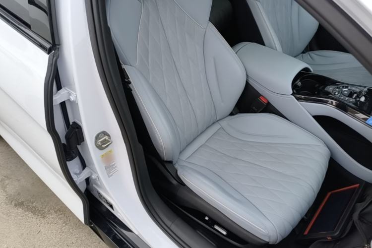 Used BYD Seal 2022 700 km Long-Range Rear-Wheel-Drive Version Right Front Seat