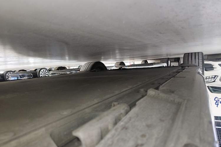 Used BYD Seal 2022 700 km Long-Range Rear-Wheel-Drive Version Right Side Sill