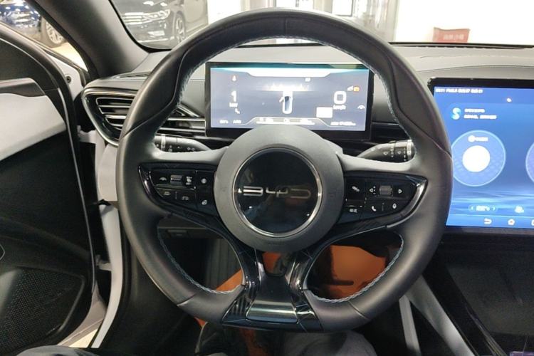 Used BYD Seal 2022 550 km Standard Range Rear-Wheel Drive Prestige Version Steering Wheel
