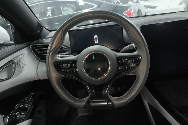 Used BYD Seal 2022 700 km Long-Range Rear-Wheel-Drive Version Steering Wheel