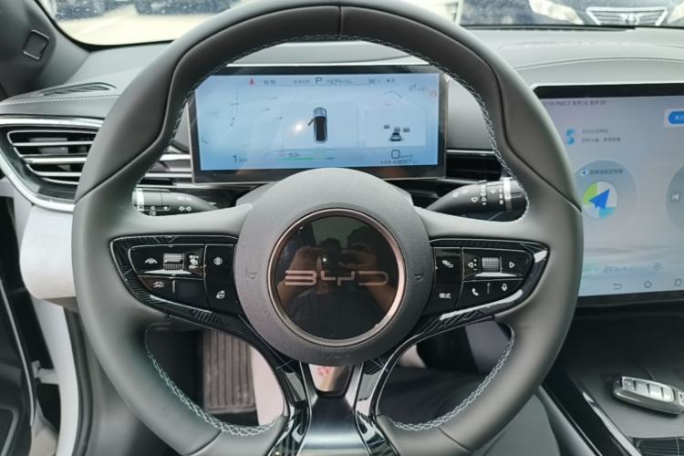 Used BYD Seal 2022 700 km Long-Range Rear-Wheel-Drive Version Steering Wheel