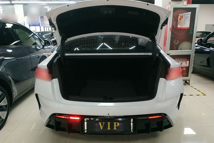 Used BYD Seal 2022 550 km Standard Range Rear-Wheel Drive Prestige Version Trunk