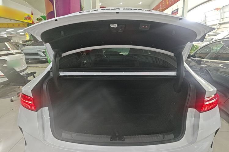 Used BYD Seal 2022 700 km Long-Range Rear-Wheel-Drive Version Trunk