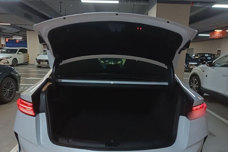 Used BYD Seal 2022 700 km Long-Range Rear-Wheel-Drive Version Trunk