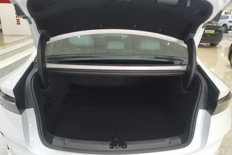 Used BYD Seal 2022 550 km Standard Range Rear-Wheel Drive Prestige Version Trunk
