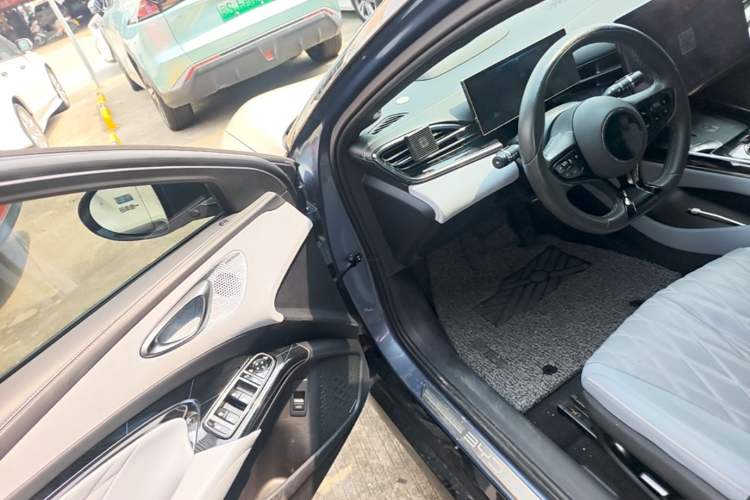 Used BYD Seal 2022 700 km Long-Range Rear-Wheel-Drive Version Driver Seat