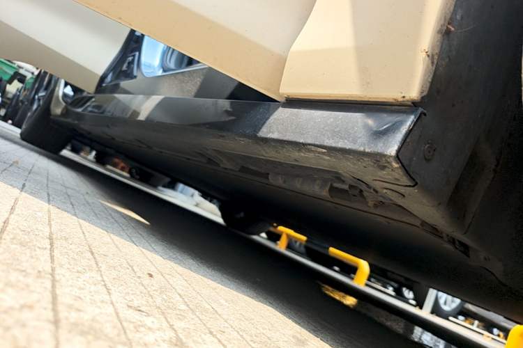 Used BYD Seal 2022 700 km Long-Range Rear-Wheel-Drive Version Right Side Sill