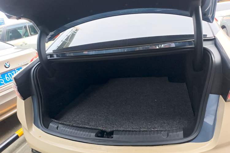 Used BYD Seal 2022 700 km Long-Range Rear-Wheel-Drive Version Trunk