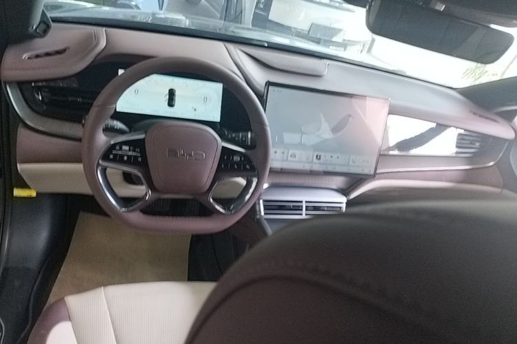 Used BYD Seal 2023 DM-i 1.5T 121km Prestige Model Center Console