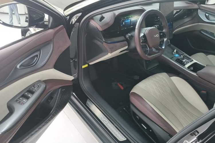 Used BYD Seal 2023 DM-i 1.5T 121km Flagship Model Driver Seat