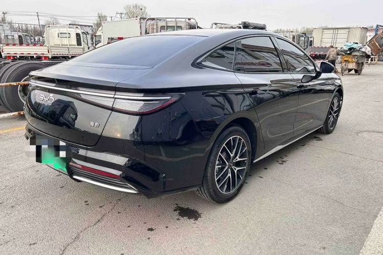 Used BYD Seal 2023 DM-i 1.5L 121km Prestige Model Exterior 2