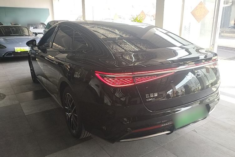 Used BYD Seal 2023 DM-i 1.5T 121km Prestige Model Exterior 2