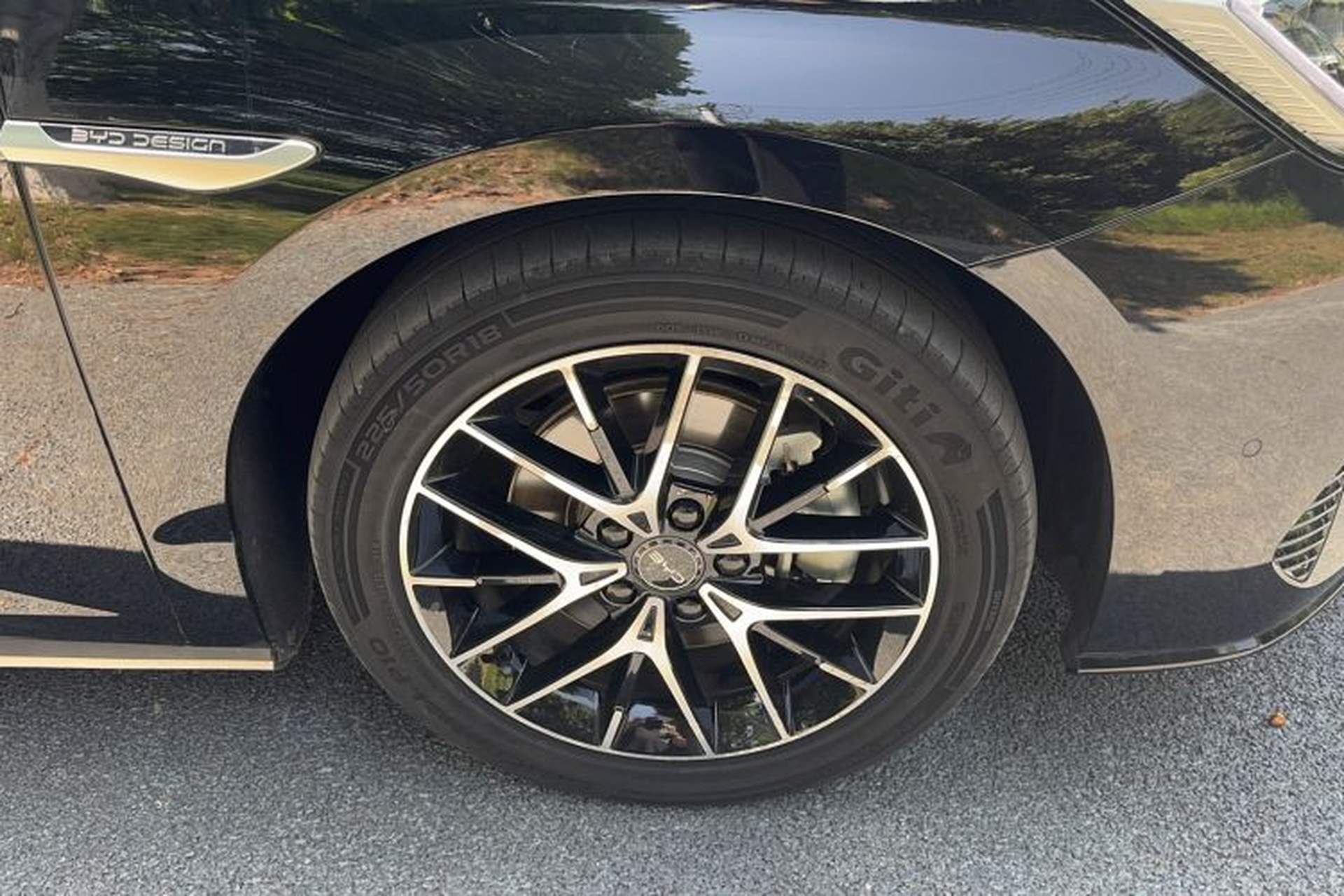 Used BYD Seal 2023 DM-i 1.5T 121km Flagship Model Exterior 3