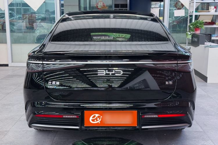 Used BYD Seal 2023 DM-i 1.5T 121km Prestige Model Exterior 3