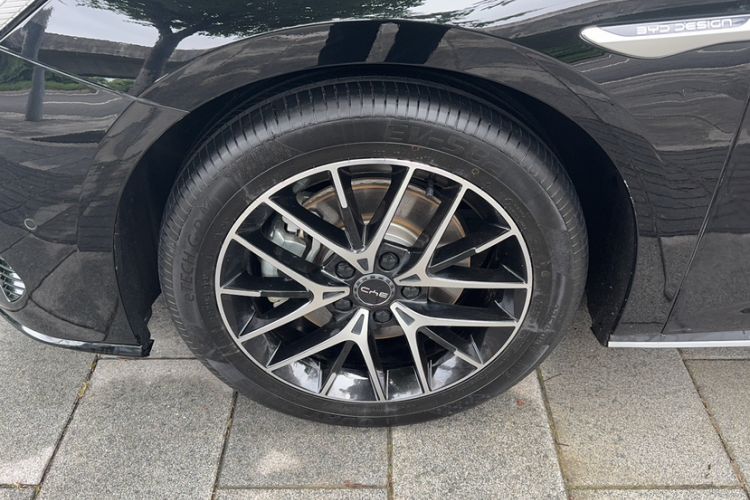 Used BYD Seal 2023 DM-i 1.5T 121km Flagship Model Exterior 4