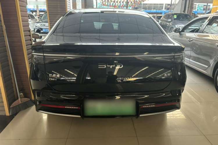Used BYD Seal 2023 DM-i 1.5L 121km Prestige Model Exterior 4