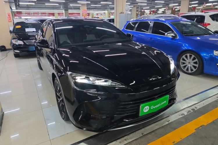 Used BYD Seal 2023 DM-i 1.5T 121km Prestige Model Front Right 45 Deg