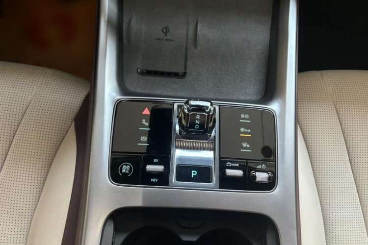 Used BYD Seal 2023 DM-i 1.5L 121km Prestige Model Gear Lever
