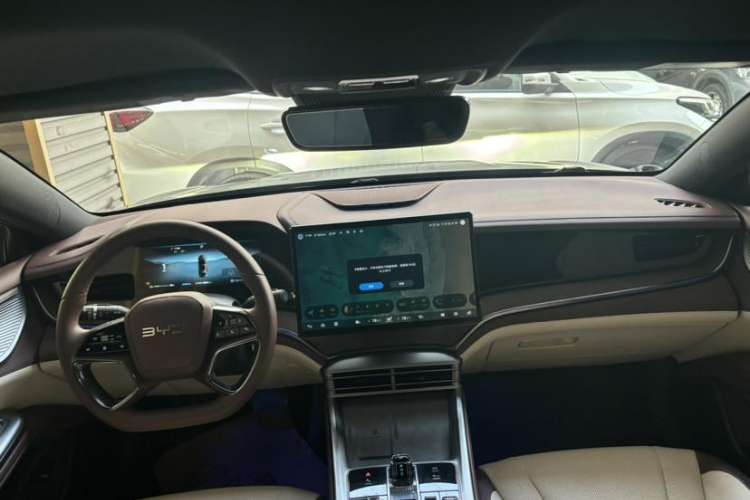 Used BYD Seal 2023 DM-i 1.5L 121km Prestige Model Interior 1