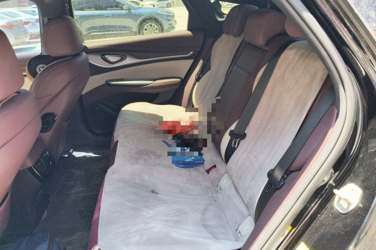 Used BYD Seal 2023 DM-i 1.5T 121km Flagship Model Interior 4