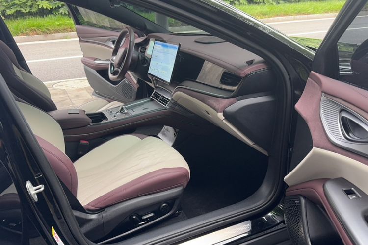 Used BYD Seal 2023 DM-i 1.5T 121km Flagship Model Interior 6