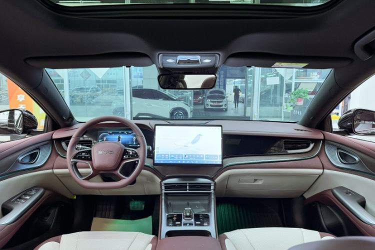 Used BYD Seal 2023 DM-i 1.5T 121km Prestige Model Interior 9