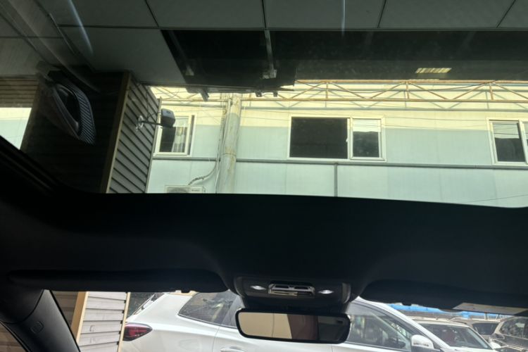Used BYD Seal 2023 DM-i 1.5L 121km Prestige Model Interior 9