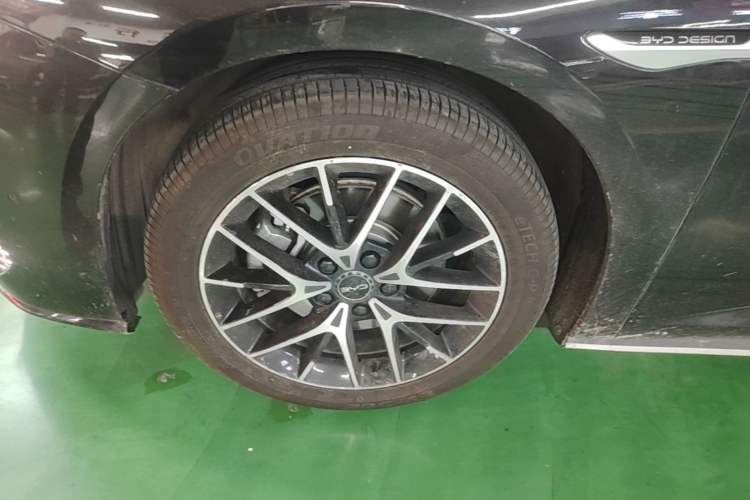 Used BYD Seal 2023 DM-i 1.5T 121km Flagship Model Left Front Wheel Hub