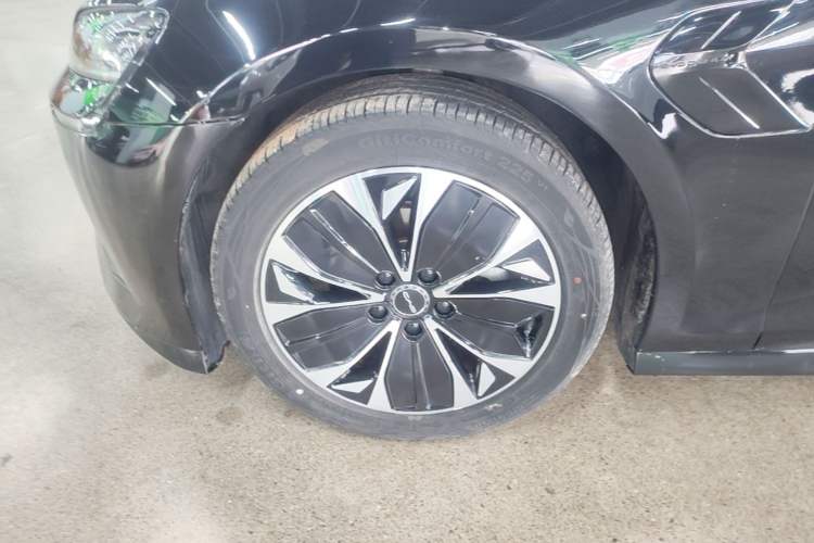 Used BYD Seal 2023 Champion Edition 550km Elite Model Left Front Wheel Hub