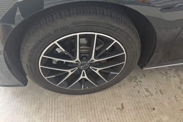 Used BYD Seal 2023 DM-i 1.5T 121km Prestige Model Left Front Wheel Hub