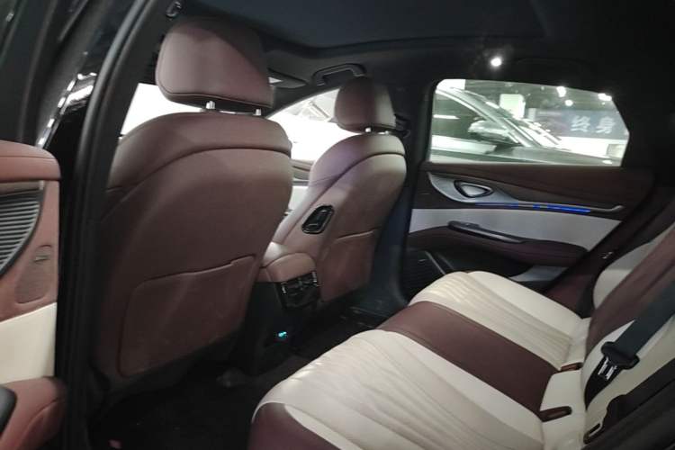 Used BYD Seal 2023 DM-i 1.5T 121km Flagship Model Left Rear Seat