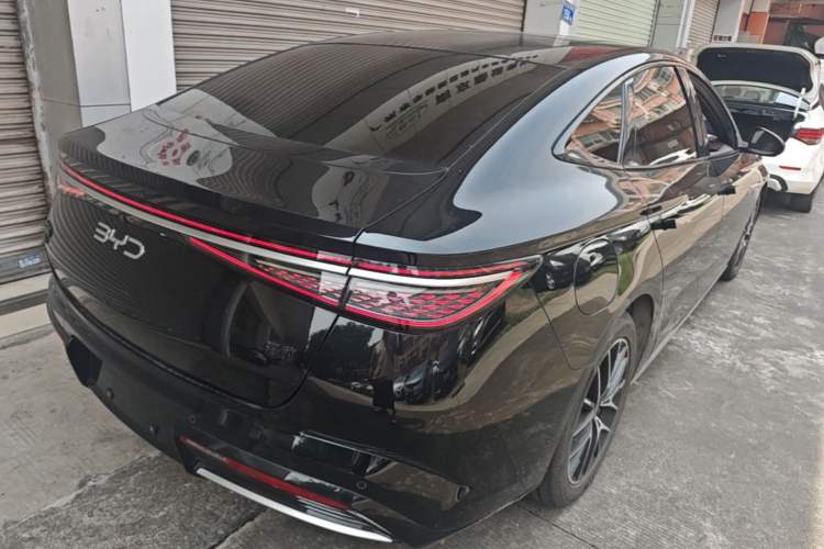 Used BYD Seal 2023 DM-i 1.5T 121km Prestige Model Rear Right 45 Deg